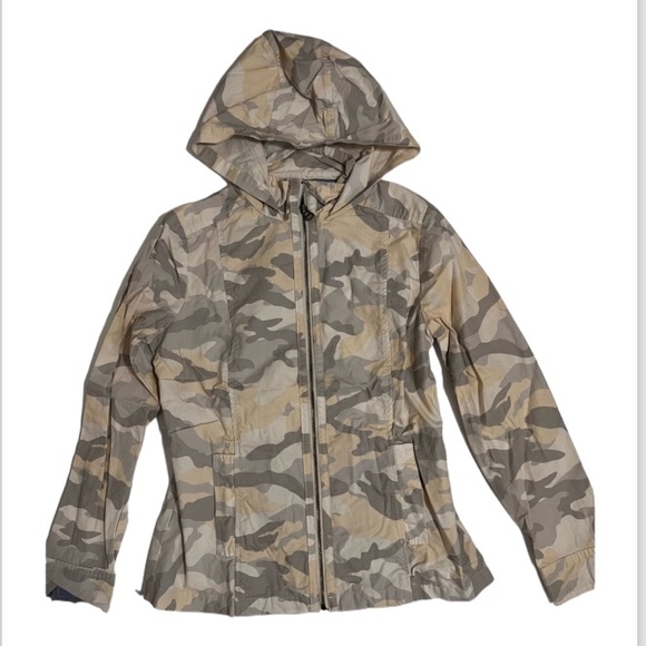 Tommy Hilfiger Light Jacket - Picture 8 of 8